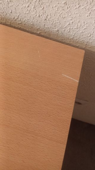 Escritorio madera clara y azul