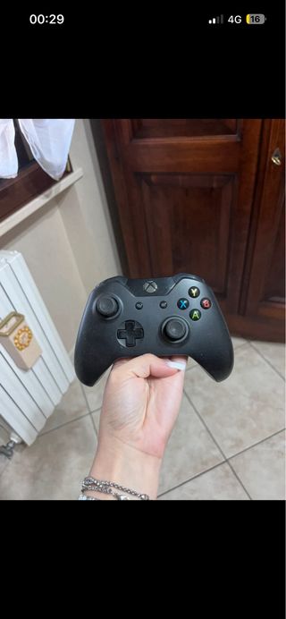 Xbox One Nera
