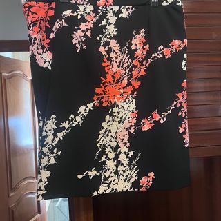 Falda y chaqueta elegantes estampado floral