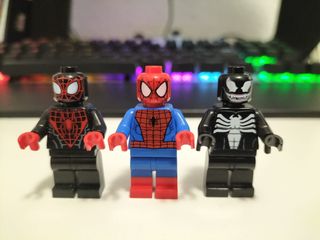 Minifiguras LEGO Spider-Man, Miles y Venom Marvel