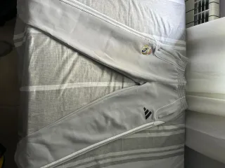 Pantalones Adidas Real Madrid grises