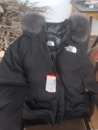 Chaqueta The North Face Negra con Pelo Talla