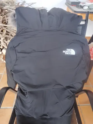 Chaqueta The North Face Negra con Pelo Talla