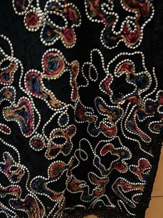 Blusa encaje negra bordada
