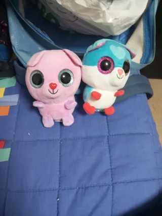 2 piccoli giocattoli di peluche Doki-Doki