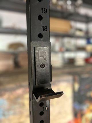 Rack de sentadillas con barra dominadas