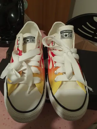 Converse fiamme bianche