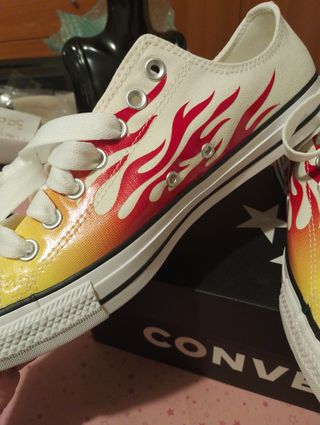 Converse fiamme bianche