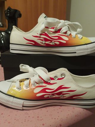 Converse fiamme bianche
