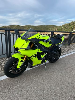 Yamaha R1 2016