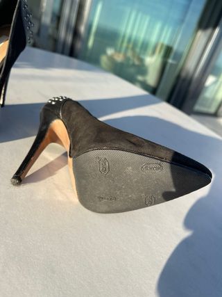 Zapatos de tacón con suela protectora  de cuero 