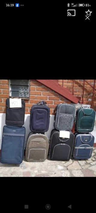 Maletas de viaje
De varias medidas 
En buen estado