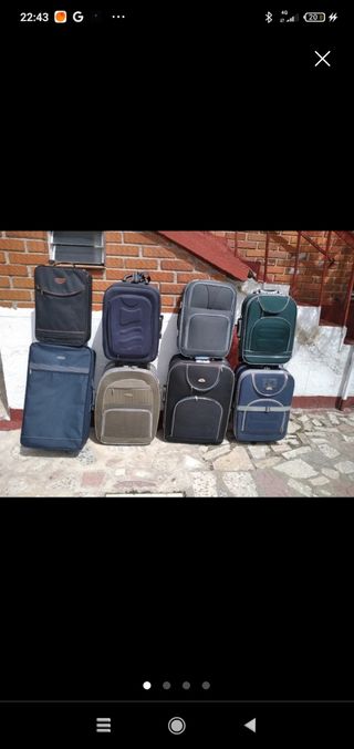 Maletas de viaje
De varias medidas 
En buen estado