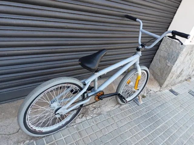 Bicicleta BMX Gris