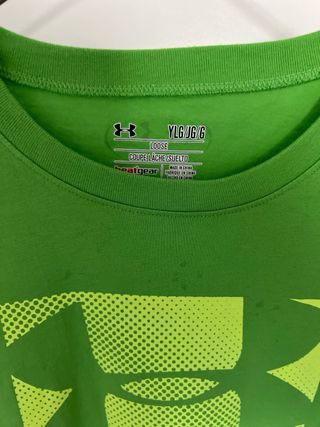 Camiseta Under Armour. 