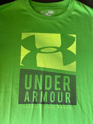 Camiseta Under Armour. 