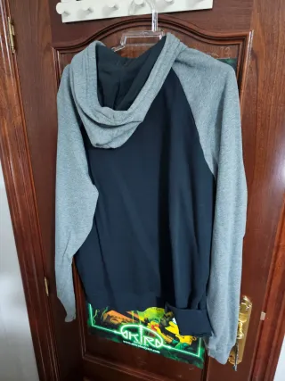 Sudadera Under Armour Gris y Negra Talla L