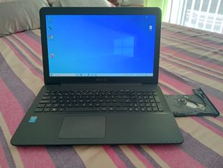 Portátil Asus Core i3 4GB RAM 400GB