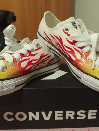 Converse unisex fiamme rosse e gialle mis 40