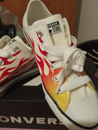Converse unisex fiamme rosse e gialle mis 40
