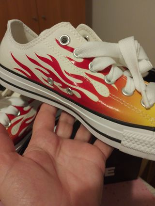 Converse unisex fiamme rosse e gialle mis 40