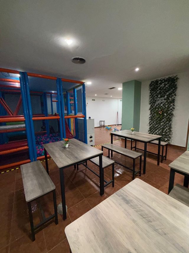 ALQUILER LOCAL DE EVENTOS CON PARQUE DE BOLAS 