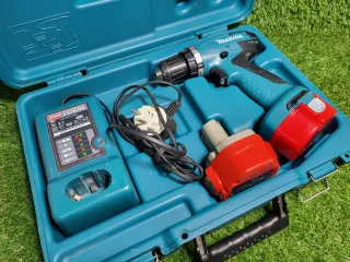 Taladro Makita 6281DWAE con maletín