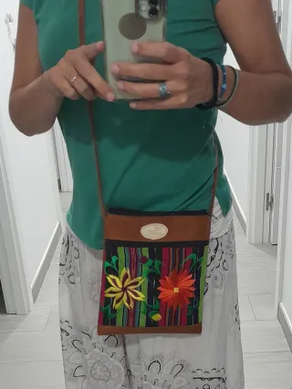 Bolso bandolera bordado flores