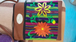 Bolso bandolera bordado flores