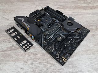 Placa ASUS TUF GAMING X570-PLUS (AM4)