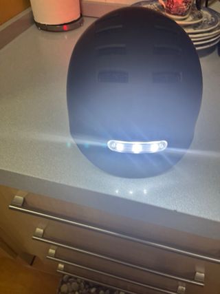 Casco Negro Patín Eléctrico con Luces