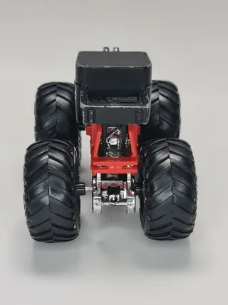 Hot Wheels Monster Truck Bone Shaker 1/64