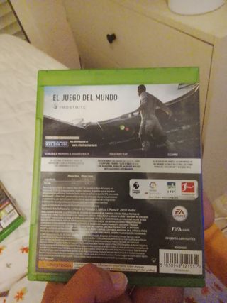 Lotto di 3 giochi Xbox: PES 2016, FIFA 18, PES 2017