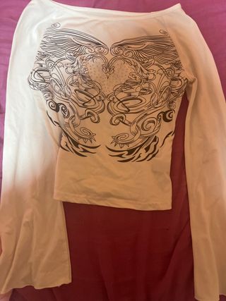 Camiseta blanca manga larga con estampado