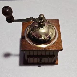 Molinillo de café vintage madera y bronce 
