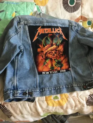 Chaqueta vaquera Levi's con parche Metallica