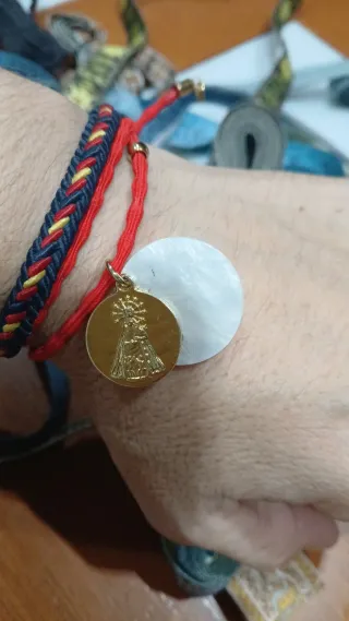 Pulsera Virgen Desamparados de acero y Roja