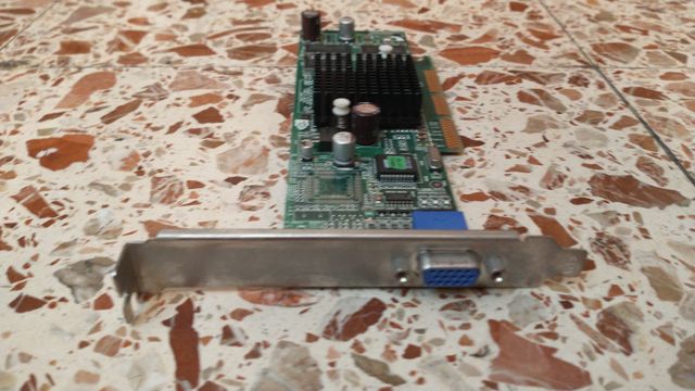 Tarjeta Gráfica nVidia N8852 AGP 32MB MX40