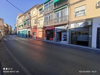 Local comercial en alquiler en Residencial Triana - Barrio Alto en Gabias (Las)