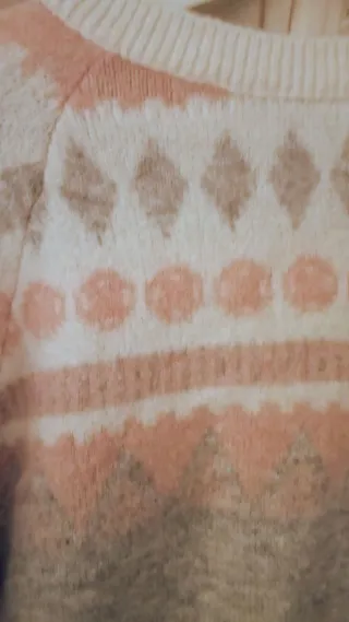Jersey Talla M Beige y Rosa Suave y elástico. 