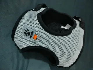 Peitoral DUOMM Cinza e Branco