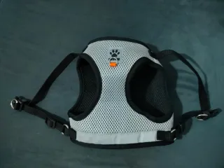 Peitoral DUOMM Cinza e Branco