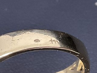 anillo oro 18k con piedra con diamante
