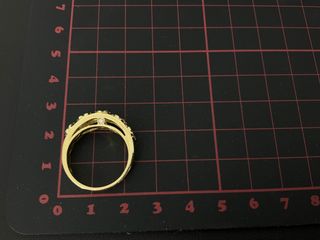 anillo oro 18k con piedra con diamante