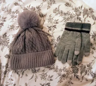 Conjunto gorro y guantes invierno sin estrenar