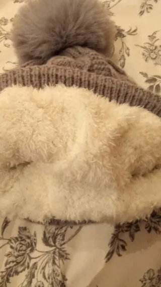 Conjunto gorro y guantes invierno sin estrenar