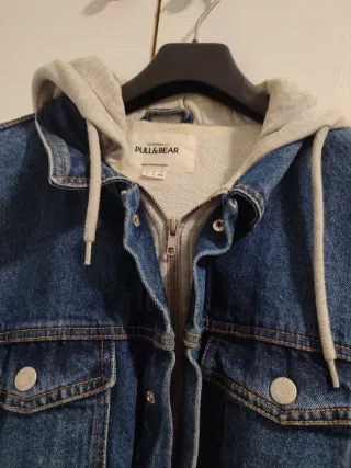 Chaqueta vaquera Pull&Bear con capucha