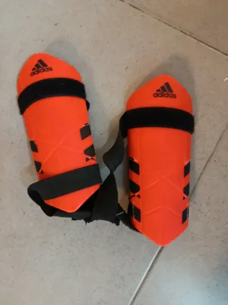 Protecciones Adidas Naranja
