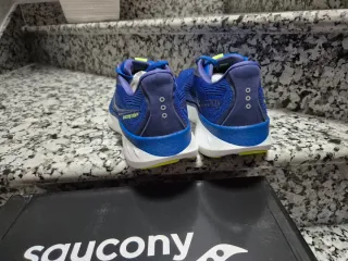 Saucony Ride 18 Talla 45 regalo calcetin técnico