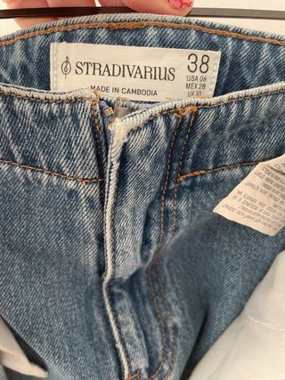 Falda pantalón vaquera azul de Stradivarius 